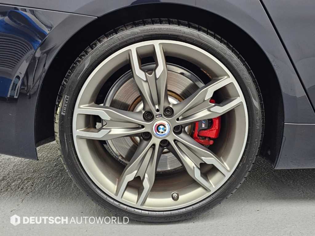 BMW 5-Series — photo 05