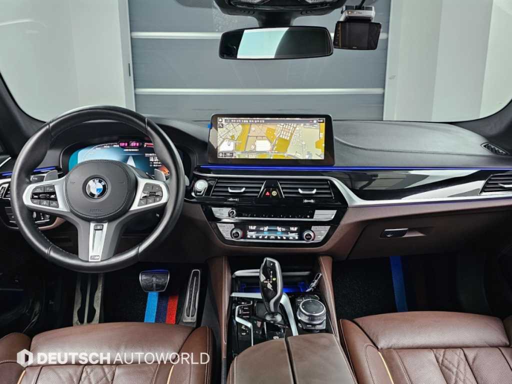 BMW 5-Series — photo 07