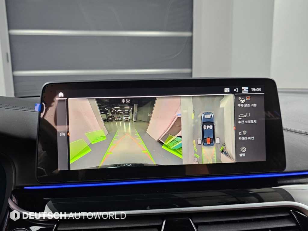 BMW 5-Series — photo 15