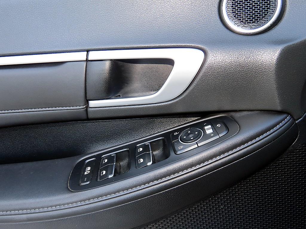 Hyundai Sonata — photo 11