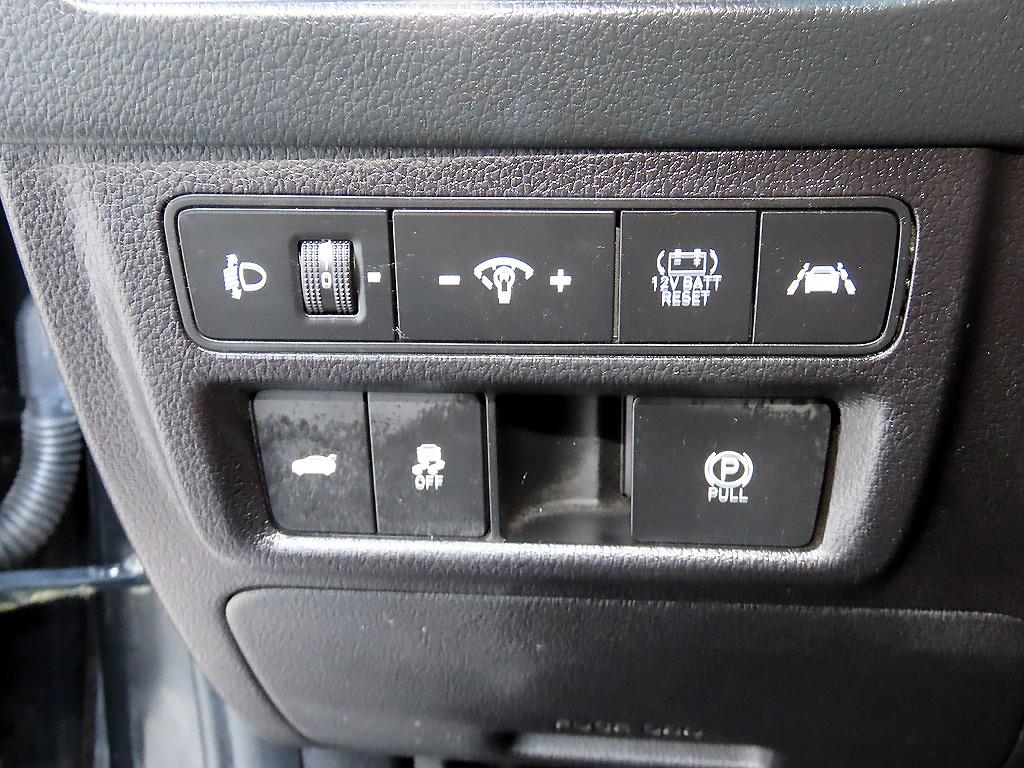Hyundai Sonata — photo 12