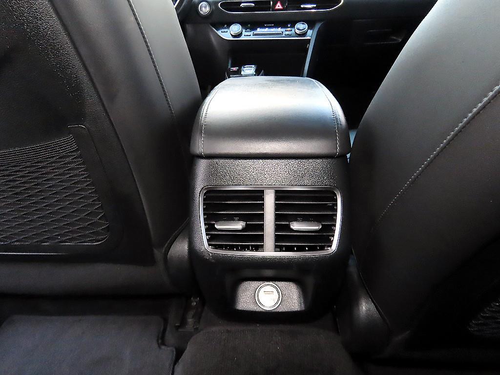 Hyundai Sonata — photo 18