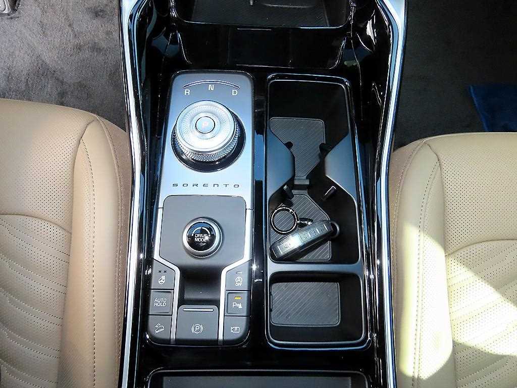 Kia Sorento — photo 11