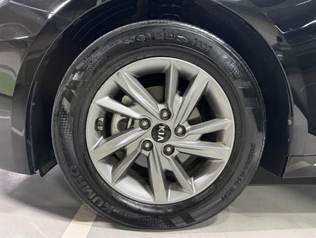 Kia K5 — photo 17