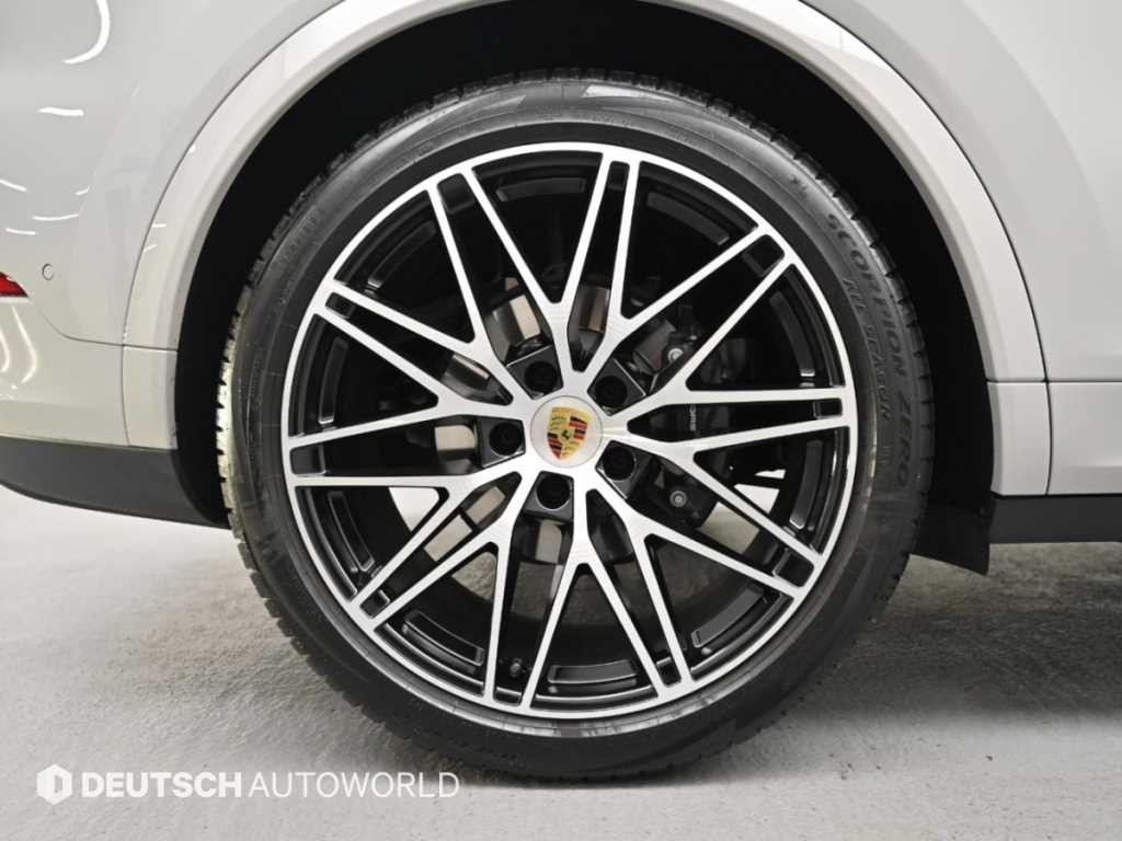 Porsche Cayenne — photo 05