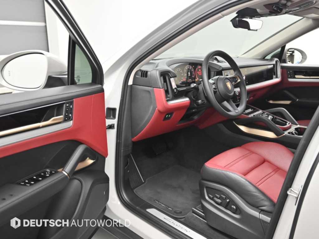Porsche Cayenne — photo 11