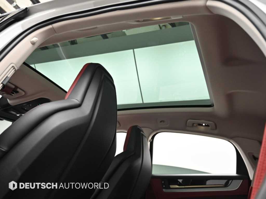 Porsche Cayenne — photo 18