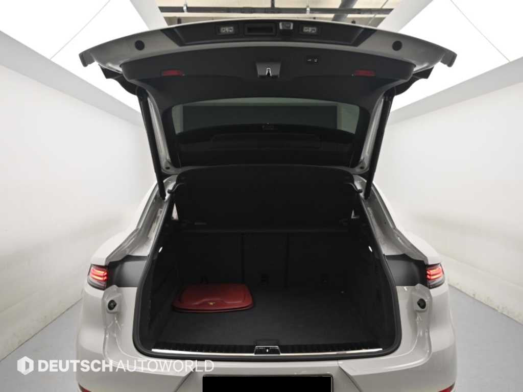 Porsche Cayenne — photo 19