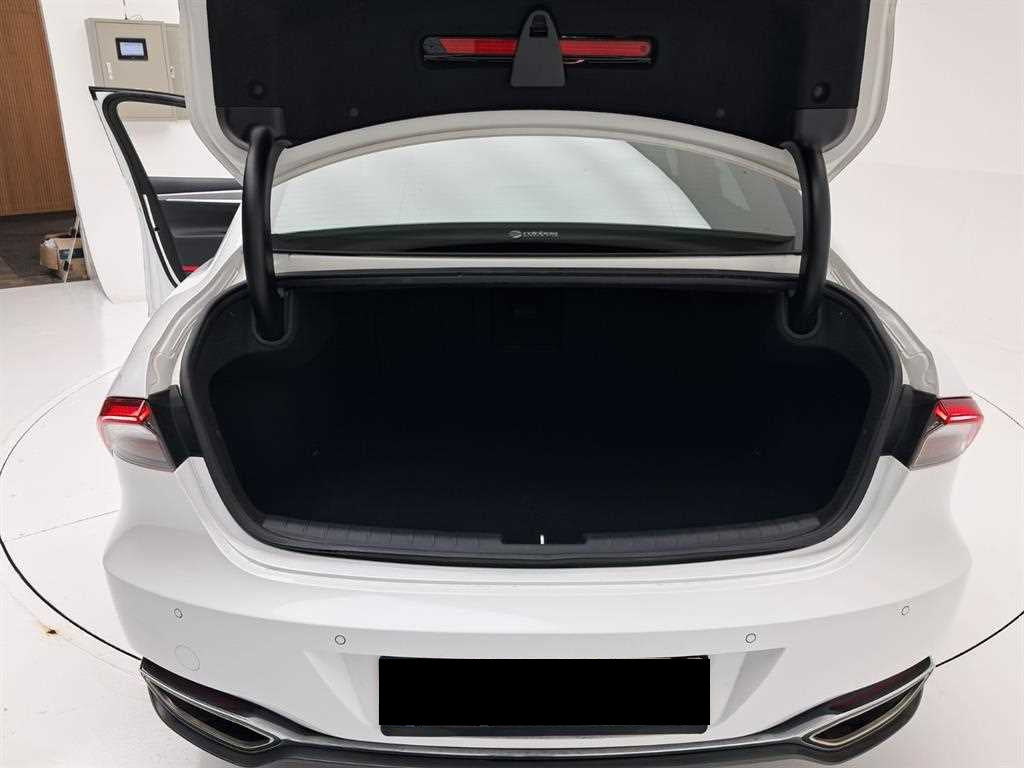 Hyundai Grandeur — photo 18