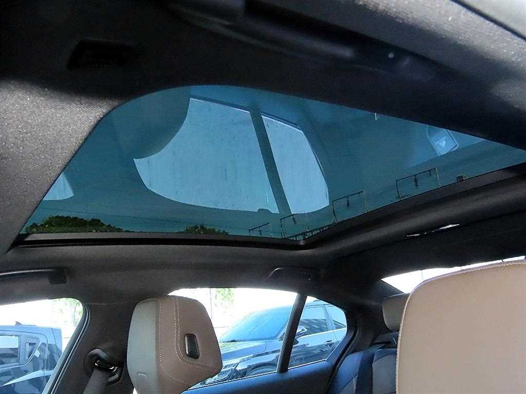 BMW 5-Series — photo 17