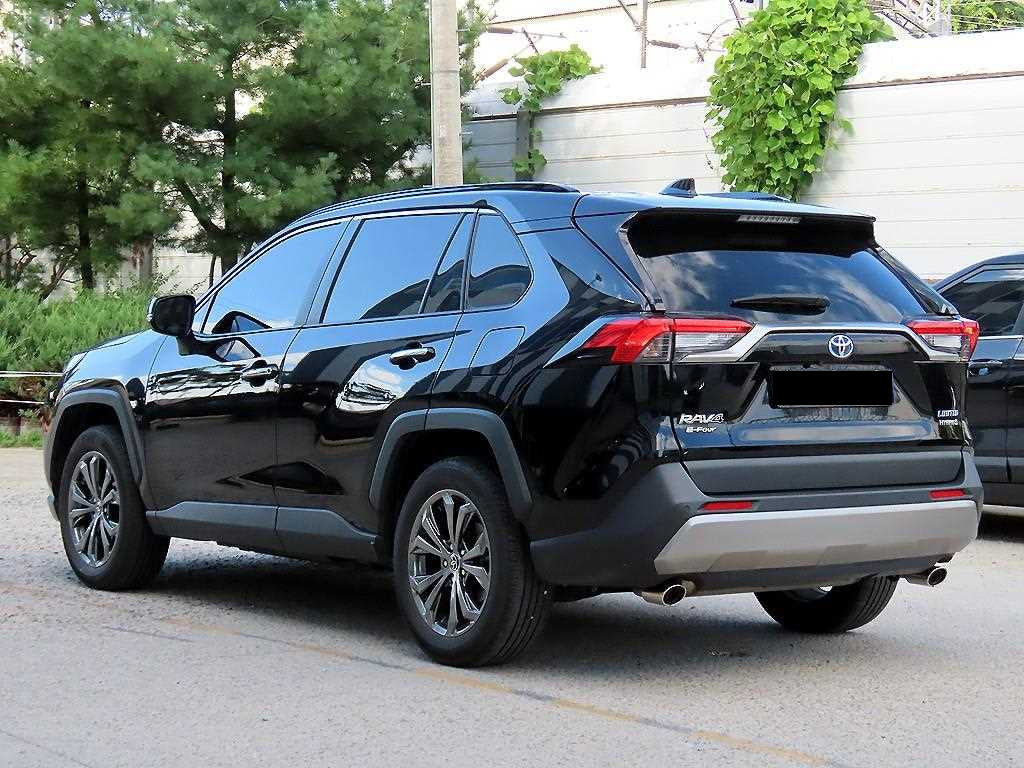 Toyota RAV4 — photo 03