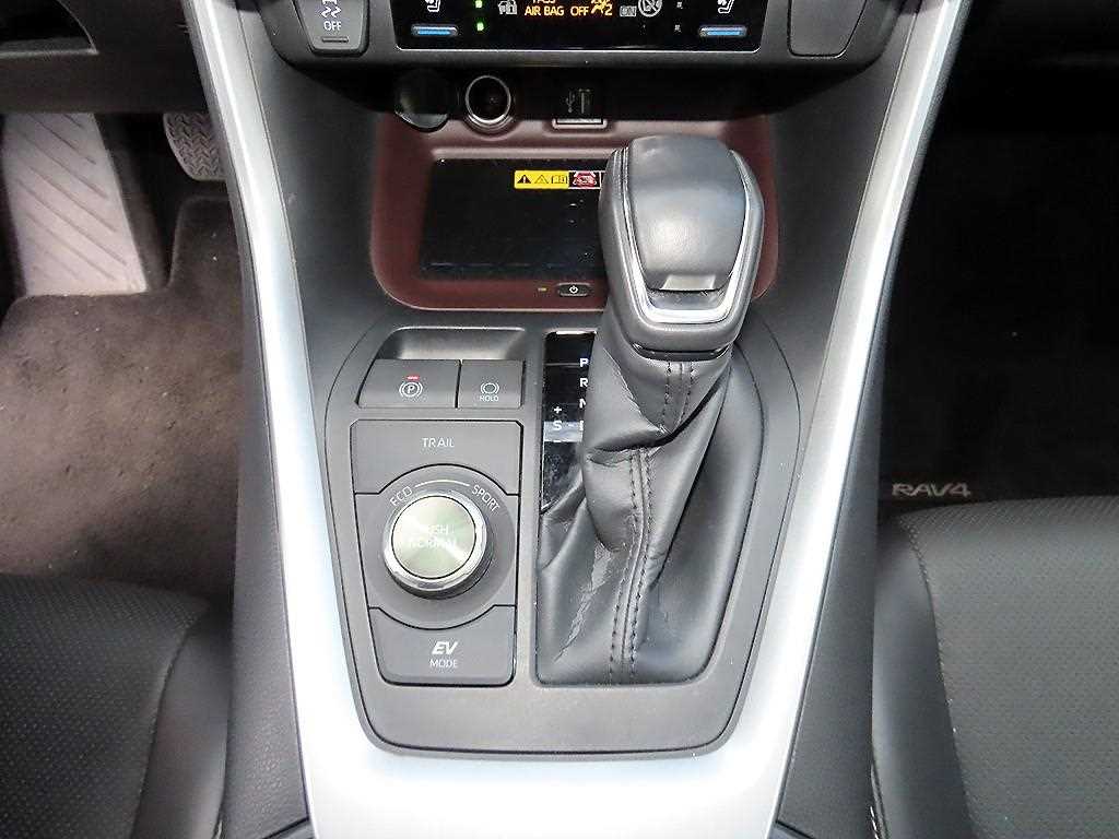 Toyota RAV4 — photo 10