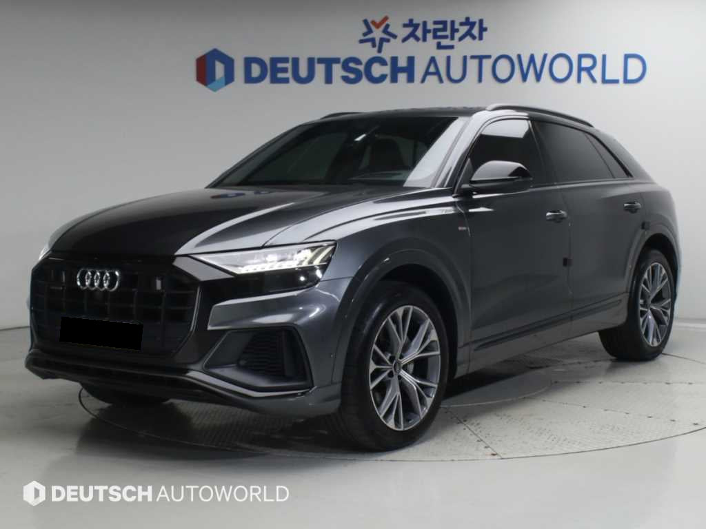 Audi Q8 — photo 01