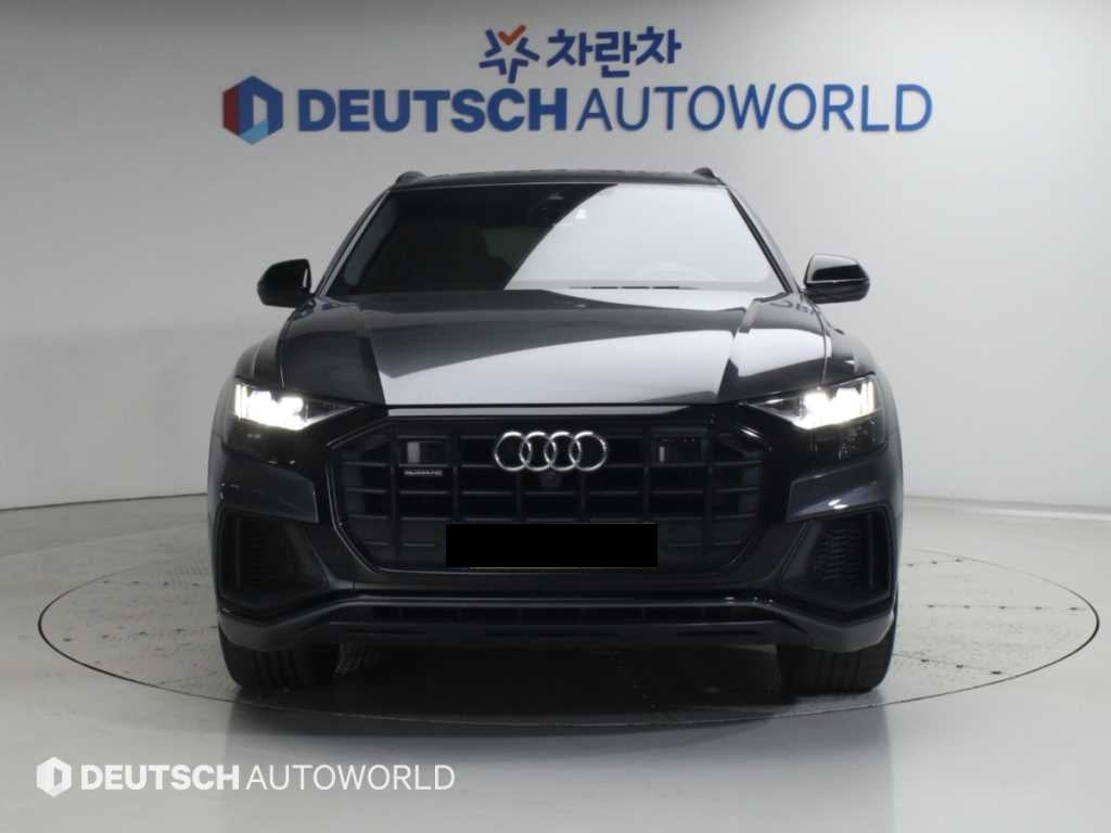 Audi Q8 — photo 03