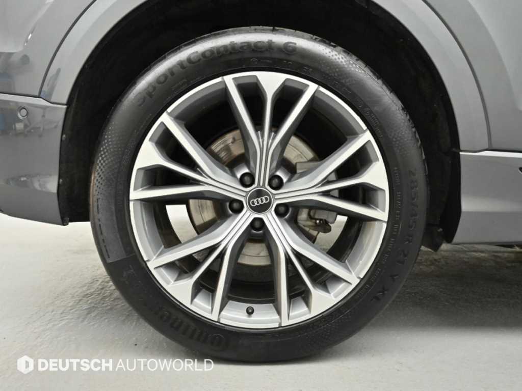 Audi Q8 — photo 05