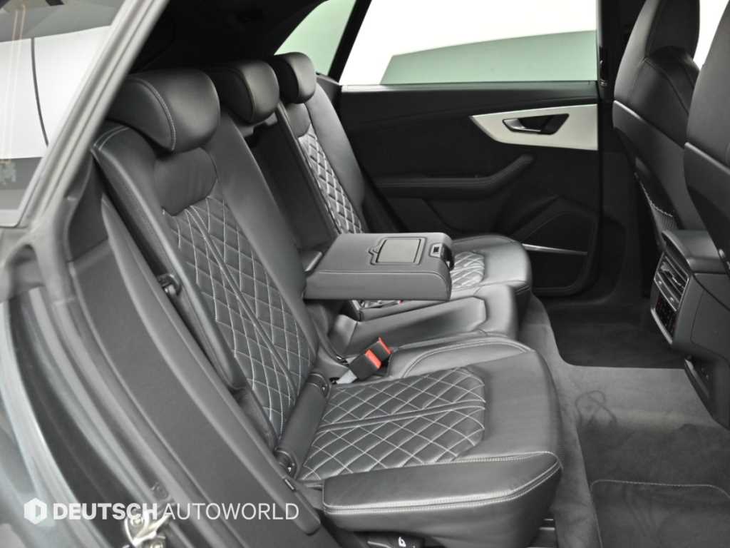 Audi Q8 — photo 12