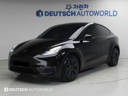 Tesla Model Y — photo 01