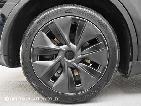 Tesla Model Y — photo 05