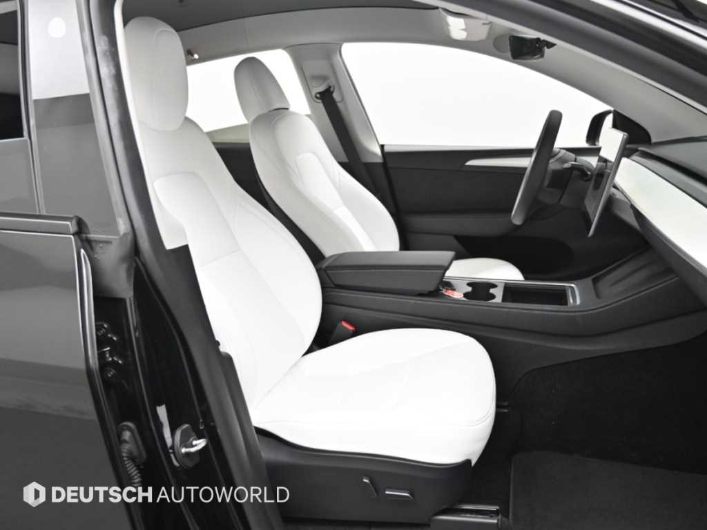 Tesla Model Y — photo 10