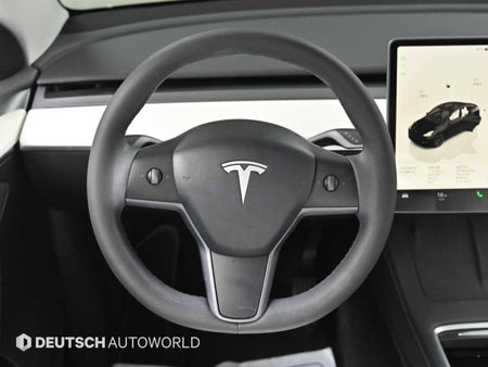 Tesla Model Y — photo 13