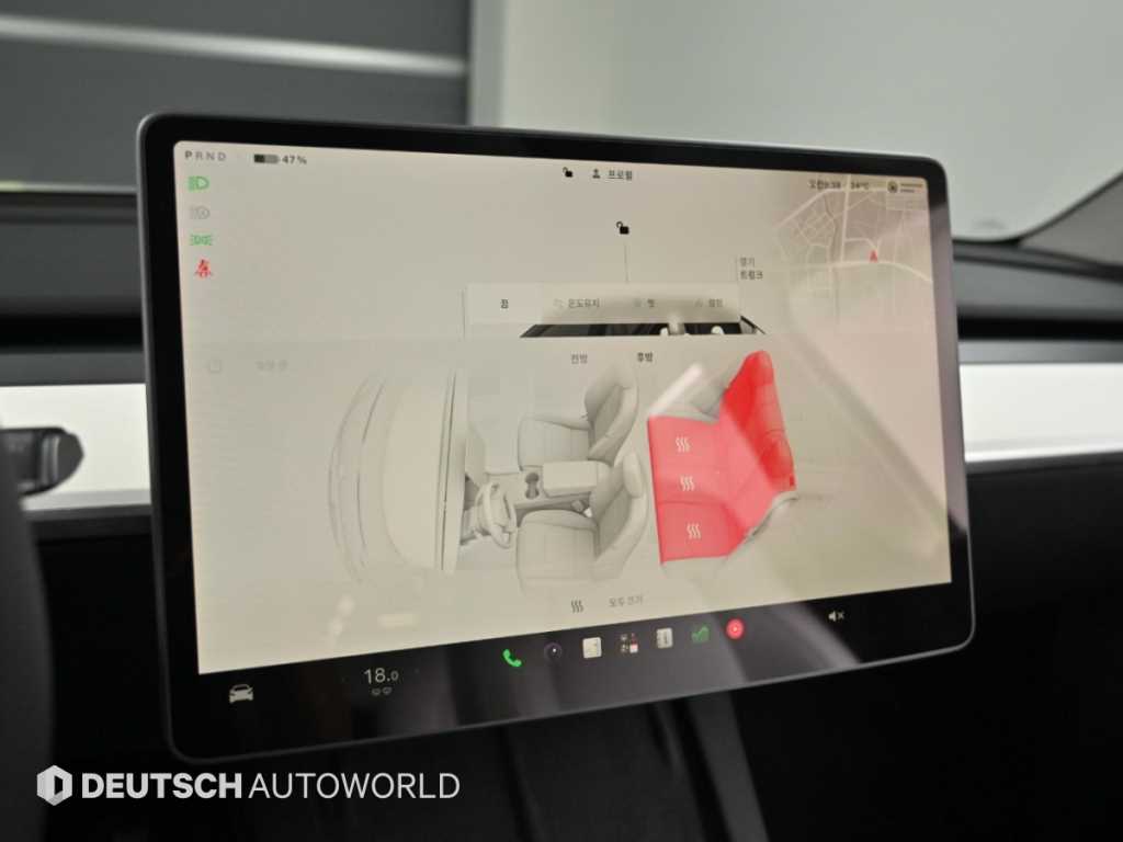 Tesla Model Y — photo 16