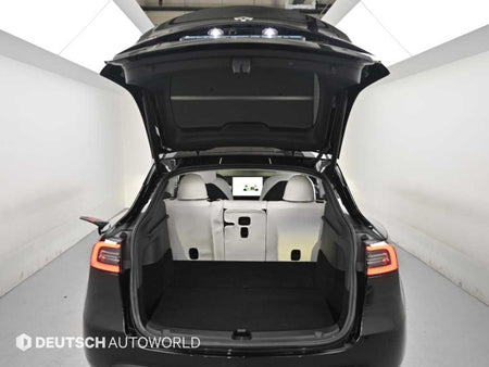 Tesla Model Y — photo 19