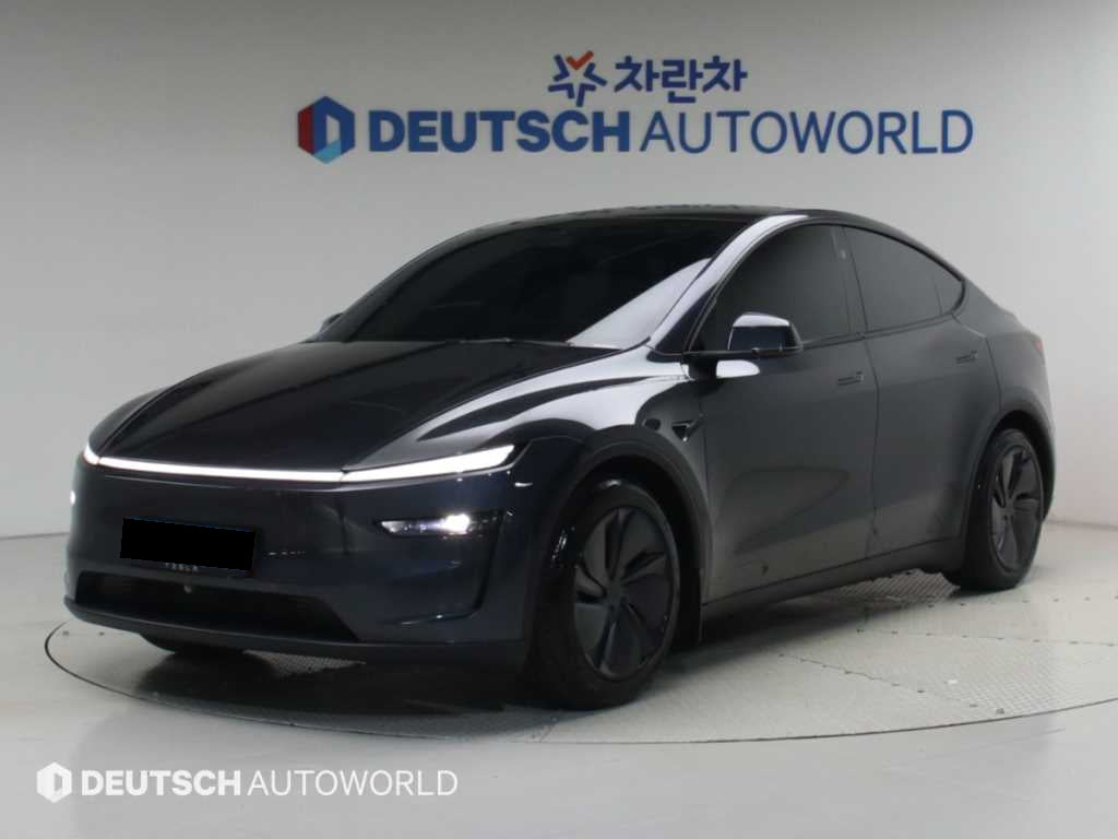 Tesla Model Y — photo 01