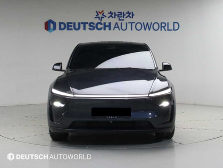 Tesla Model Y — photo 03