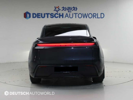 Tesla Model Y — photo 04