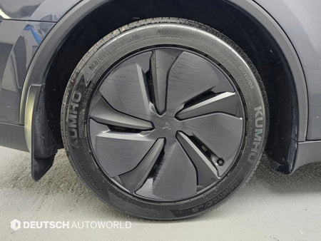 Tesla Model Y — photo 05