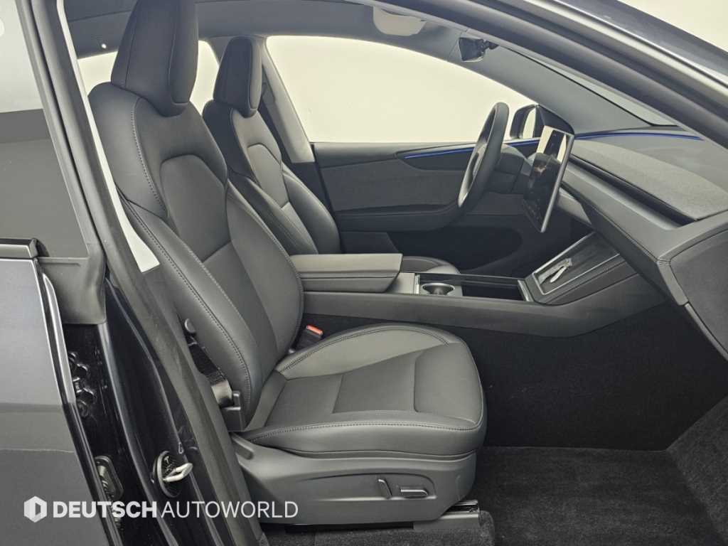 Tesla Model Y — photo 10