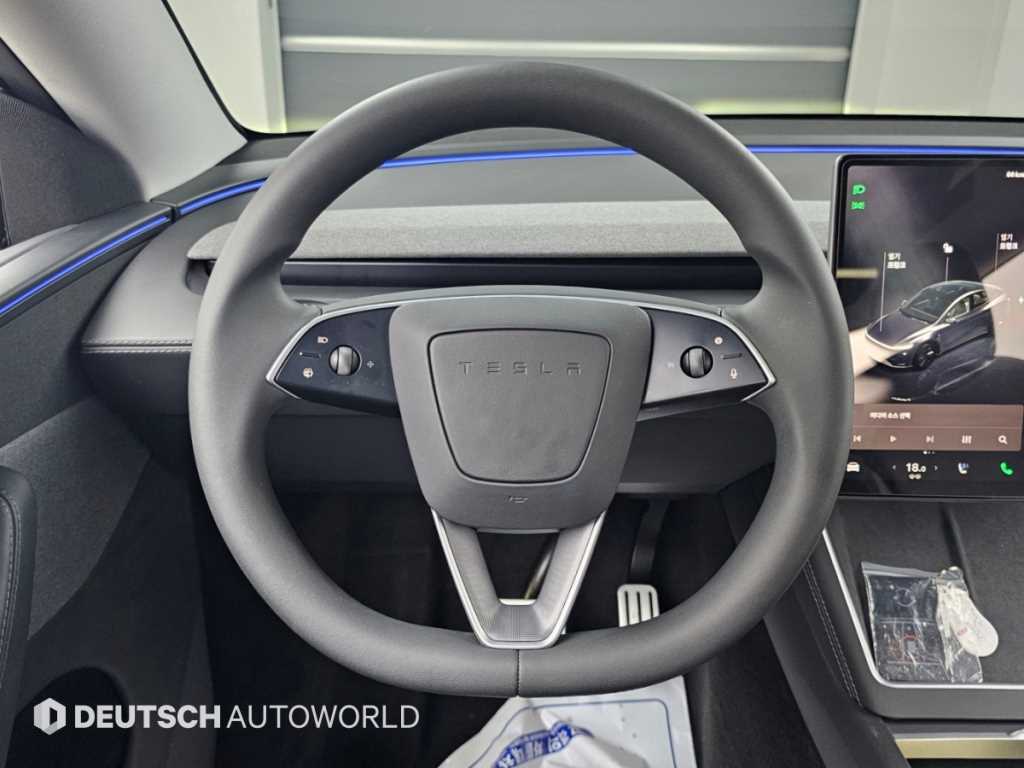 Tesla Model Y — photo 13
