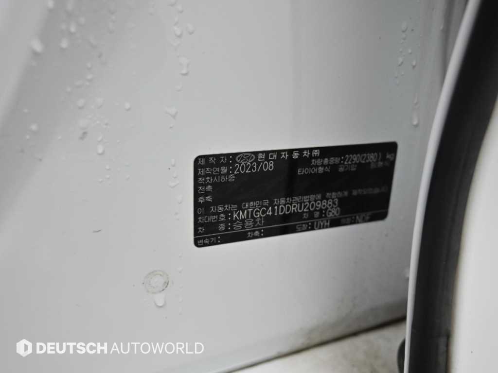 Genesis G80 — photo 20