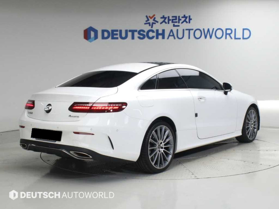 Mercedes-Benz E-Class — photo 02