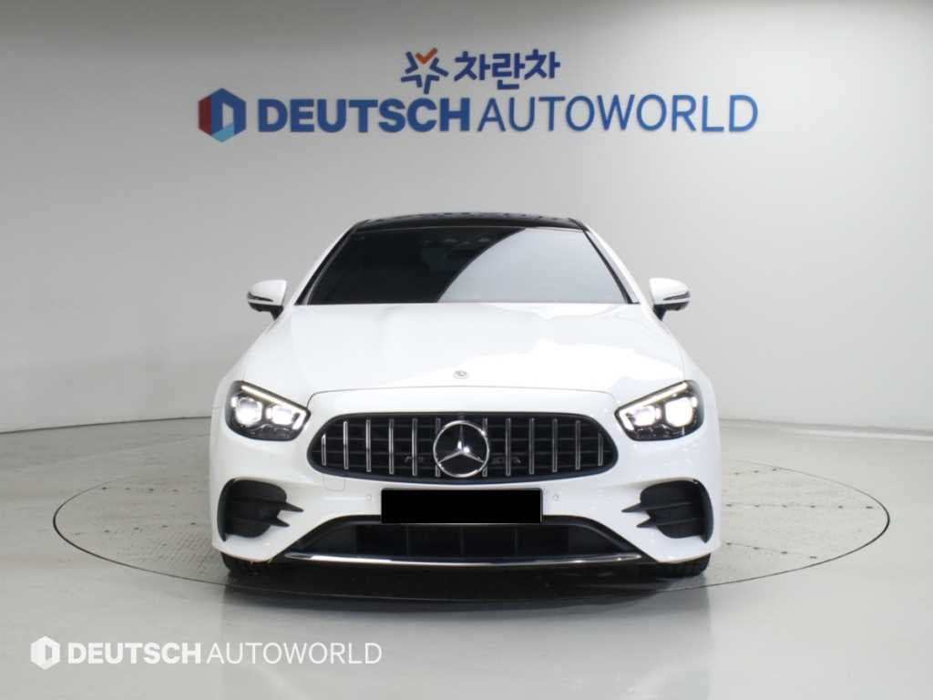 Mercedes-Benz E-Class — photo 03