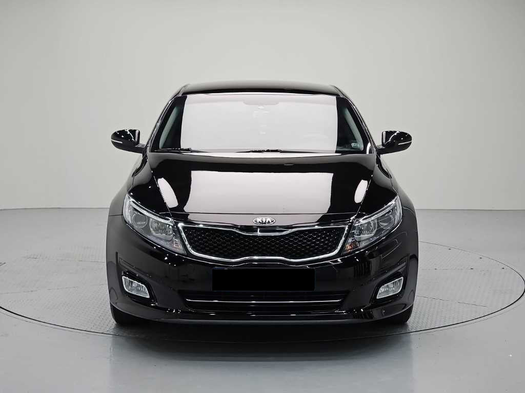 Kia K5 — photo 02