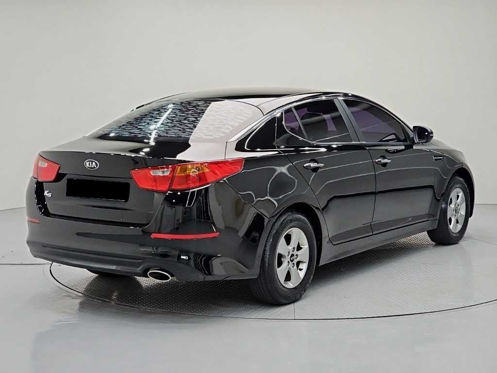 Kia K5 — photo 04