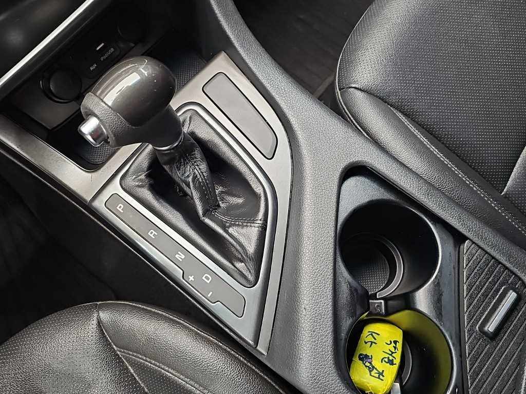 Kia K5 — photo 08