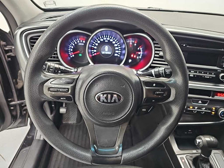 Kia K5 — photo 09