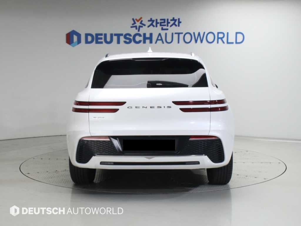 Genesis GV70 — photo 05
