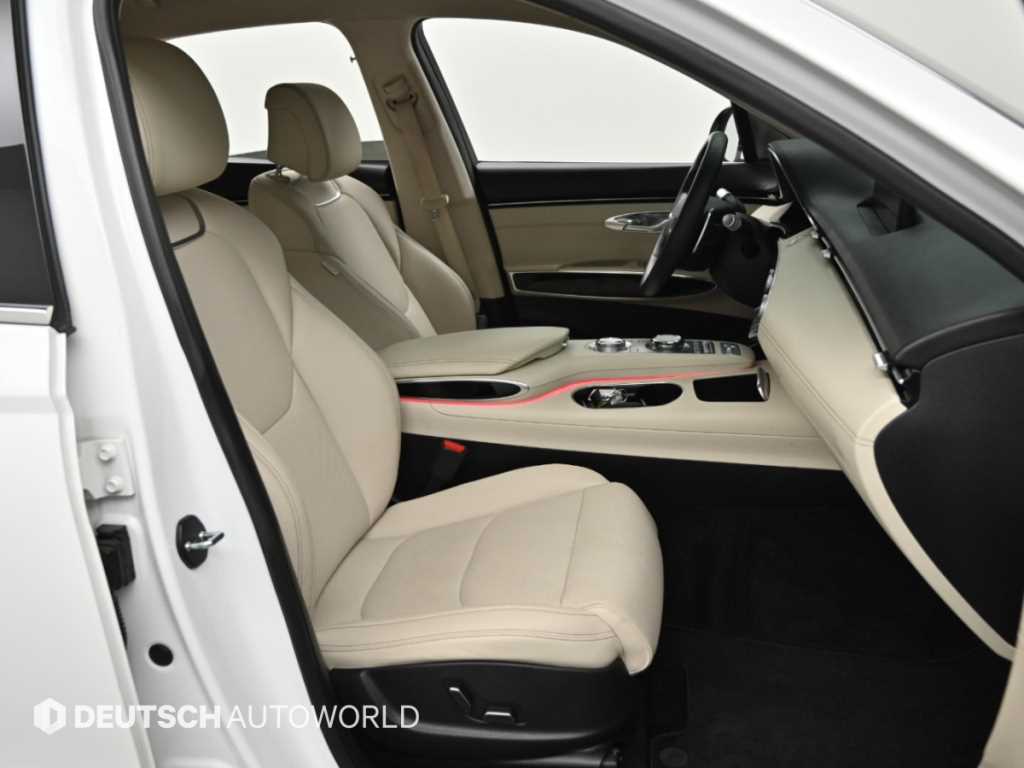 Genesis GV70 — photo 10