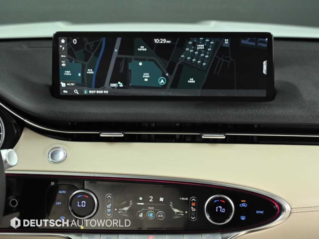 Genesis GV70 — photo 14
