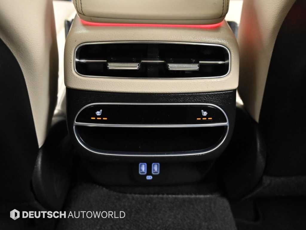 Genesis GV70 — photo 16