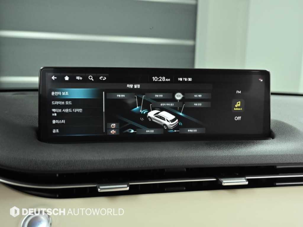 Genesis GV70 — photo 17