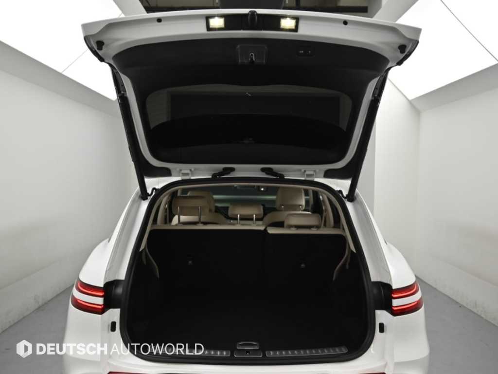 Genesis GV70 — photo 19