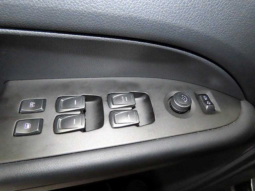 KGM Rexton — photo 13