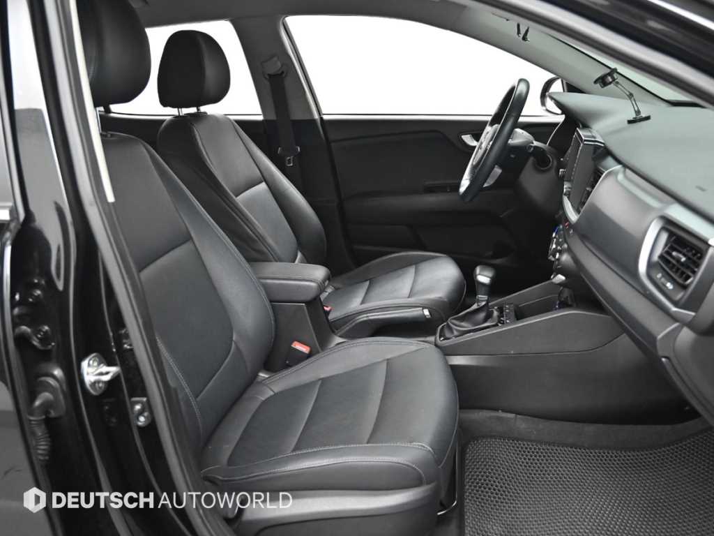 Kia Stonic — photo 10