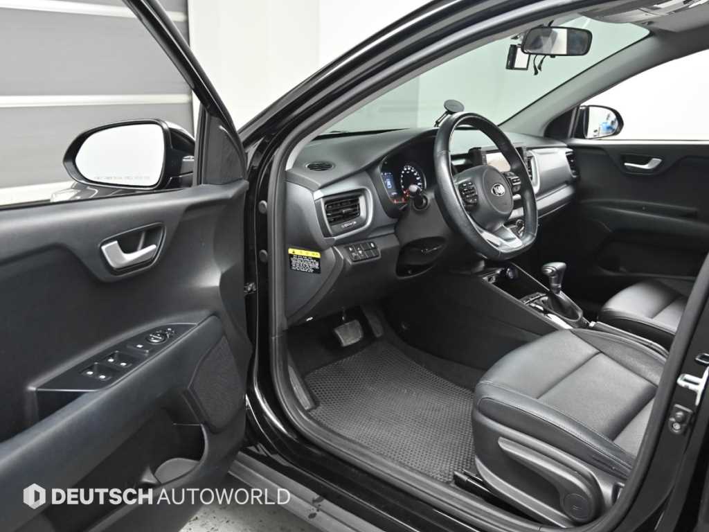 Kia Stonic — photo 11