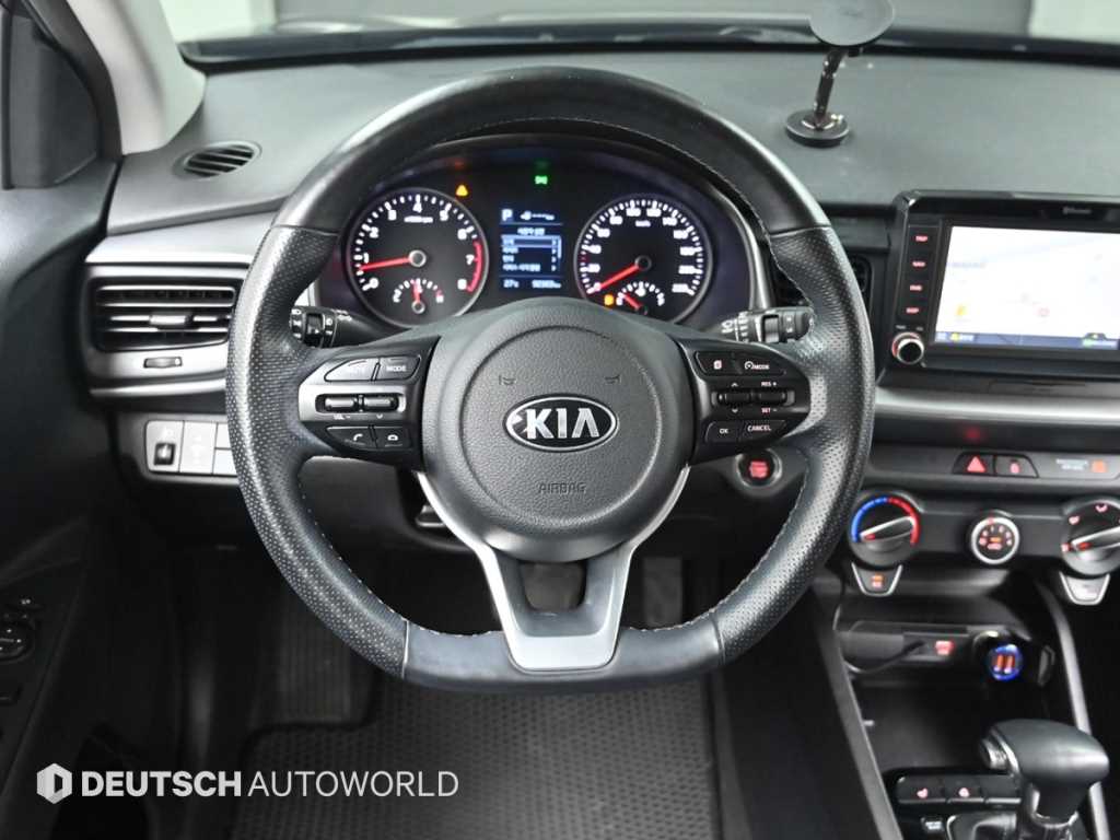 Kia Stonic — photo 13