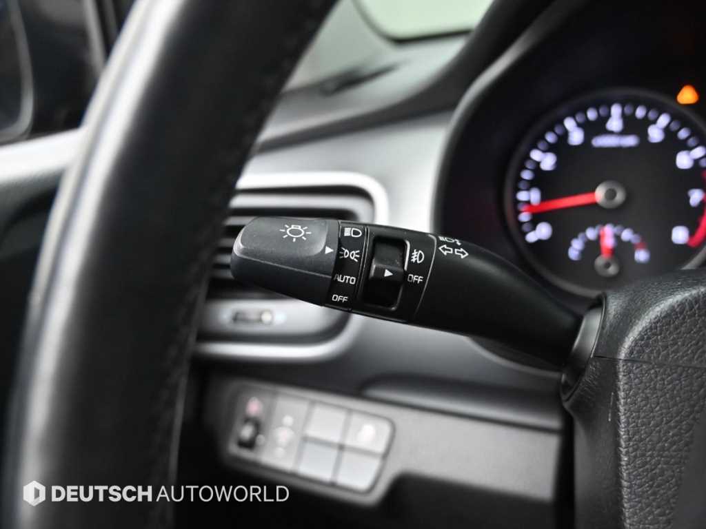 Kia Stonic — photo 18